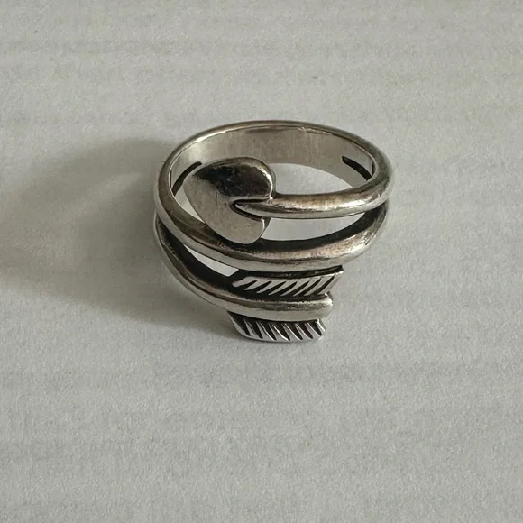 Ring - Picture 3 of 4